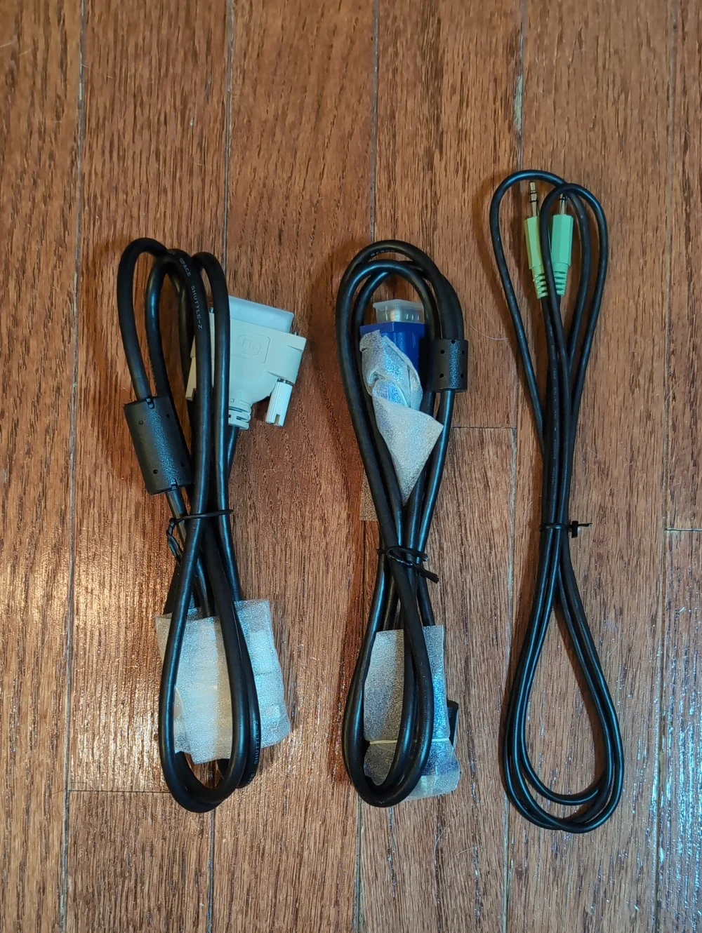 Set of Computer AV Cables DVI VGA 3.5 Stereo Audio NEW